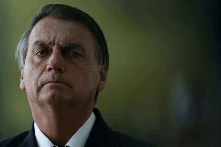 Moraes autoriza cirurgia de Bolsonaro, mas nega prisão domiciliar