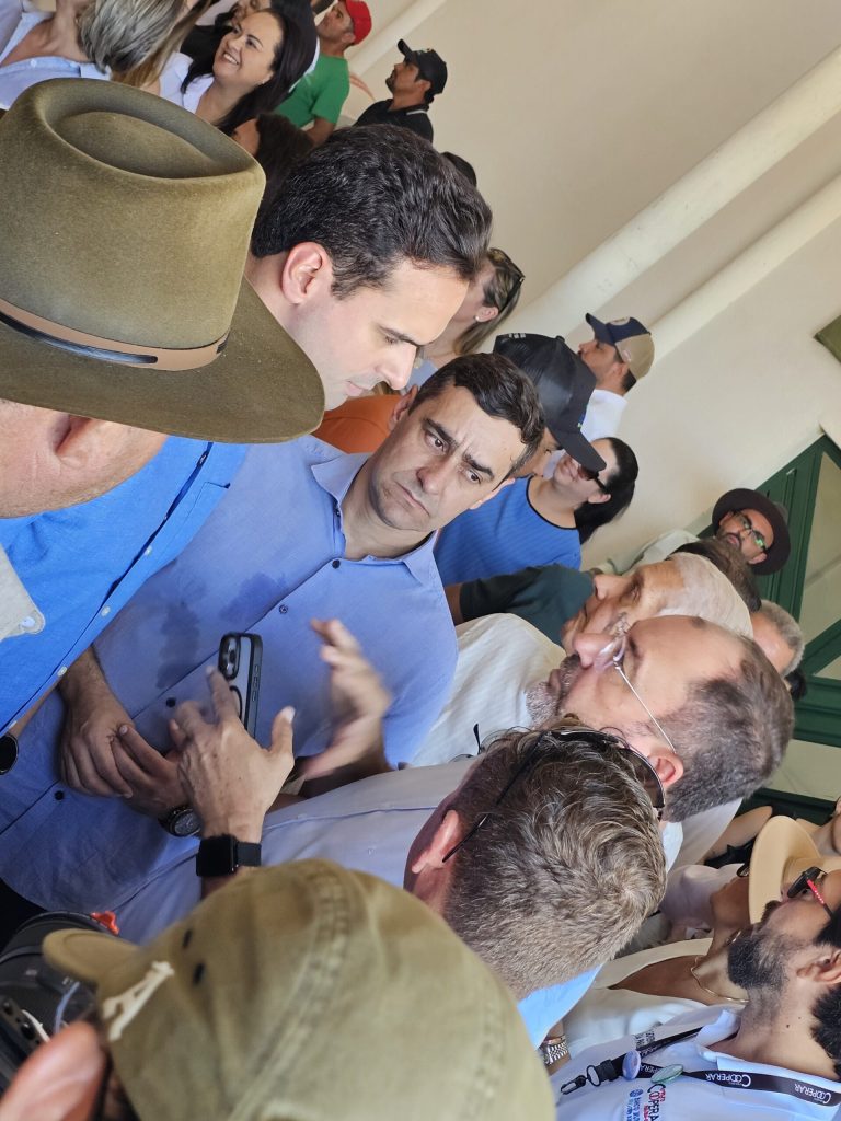 Prefeito Chico de Eulina e Márcio Rodrigues levam reivindicações do município de São João do Cariri ao vice-governador em evento em Monteiro