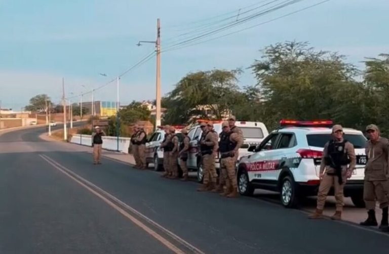 Polícia Militar realiza operação em Serra Branca e apreende várias motocicletas