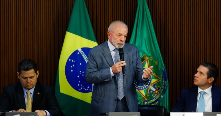 Lula afirma ser amigo de Motta e Alcolumbre e ter confiança de que Messias será aprovado no Senado