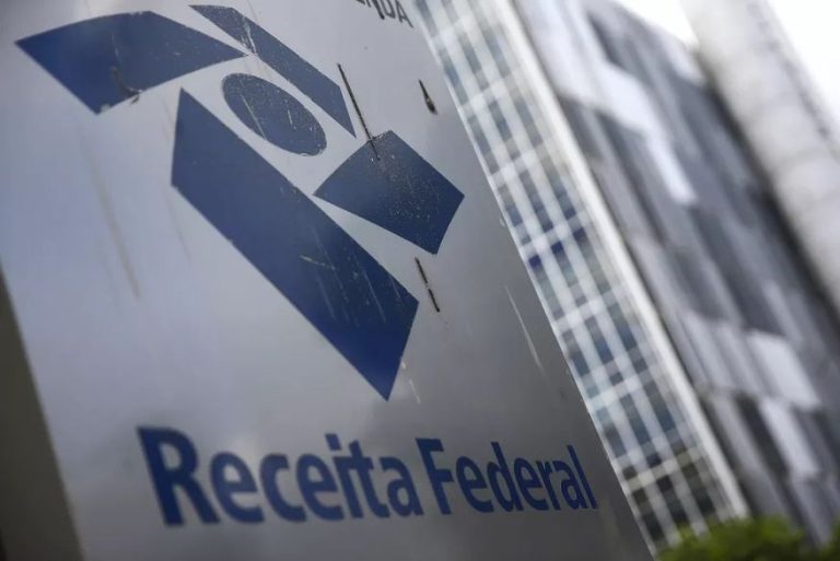 Receita Federal desmente fake news sobre taxação de transações financeiras a partir de R$ 5 mil