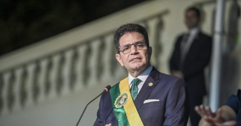 Ministra vota para condenar governador do Acre a 25 anos de prisão e à perda do cargo por corrupção