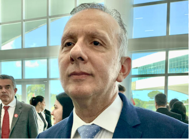 Aguinaldo reitera articulação para trazer Ruy Carneiro para base: “A gente conversa muito”