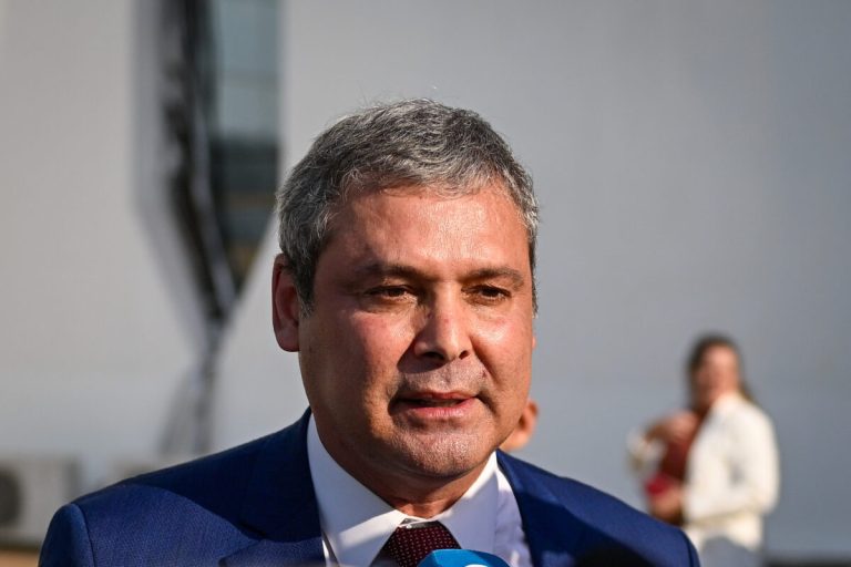 Líder do PT planeja acionar STF e adianta reação de Lula à dosimetria