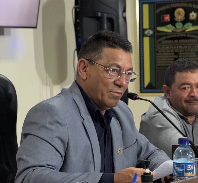 Câmara de Caraúbas encerra ano legislativo com reformulação do Regimento Interno e da Lei Orgânica do Município