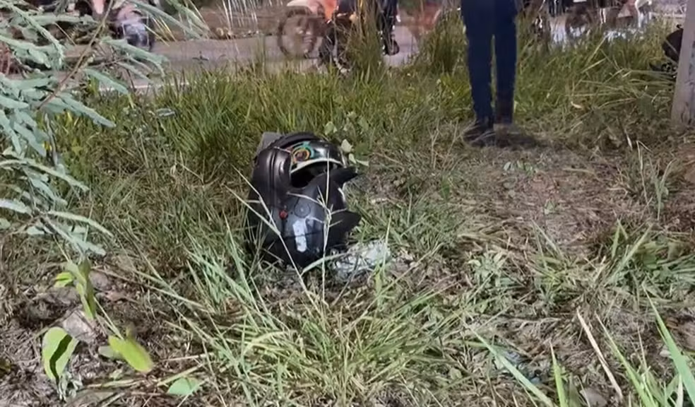 Homem morre após perder o controle de moto e bater em poste, em João Pessoa