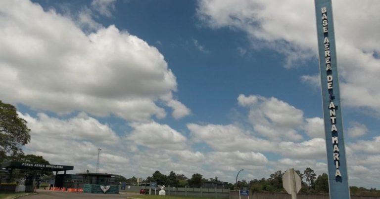 Tribunal condena ex de coronel que tentou invadir base da FAB e deu soco em oficial de dia