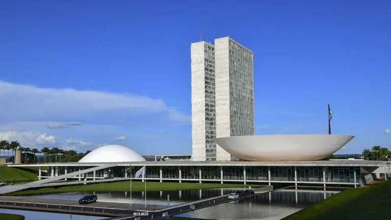 Antes de votação do Orçamento, governo mira redução de incentivos fiscais