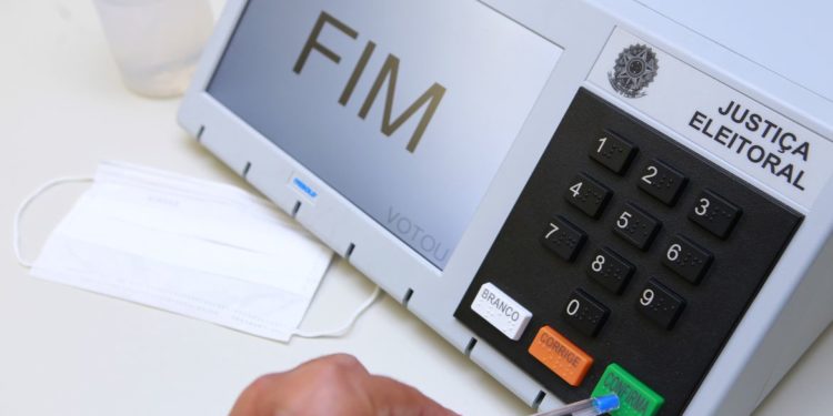 Justiça Eleitoral realiza retotalização dos votos e diplomação de novo vereador em Patos