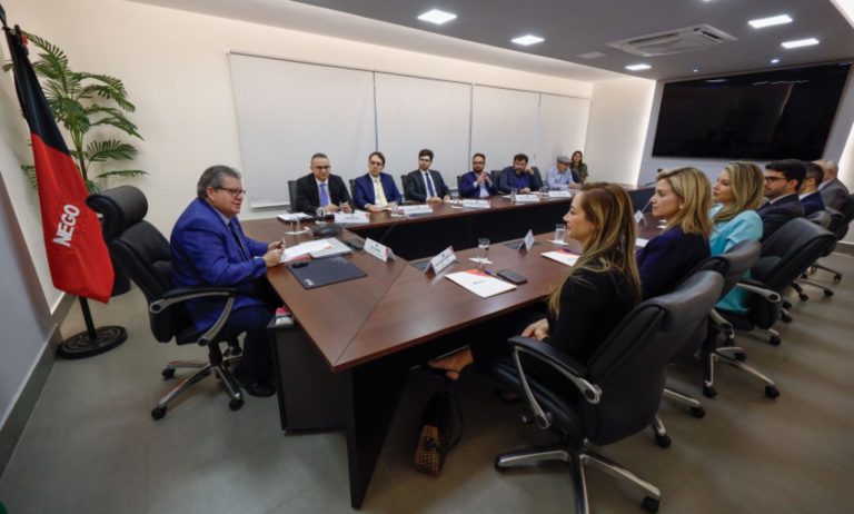João Azevêdo celebra acordo com a AGU que garante R$ 2,3 bilhões de recursos do Fundef a professores e infraestrutura escolar