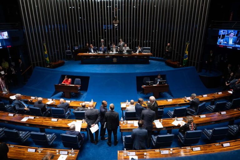Senado aprova cortes em benefícios fiscais e garante Orçamento em 2026