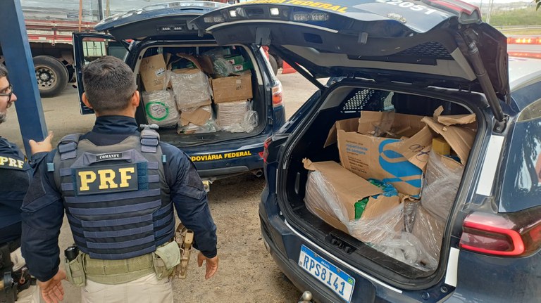 Caminhoneiro é preso pela PRF ao transportar 340kg de drogas para Paraíba