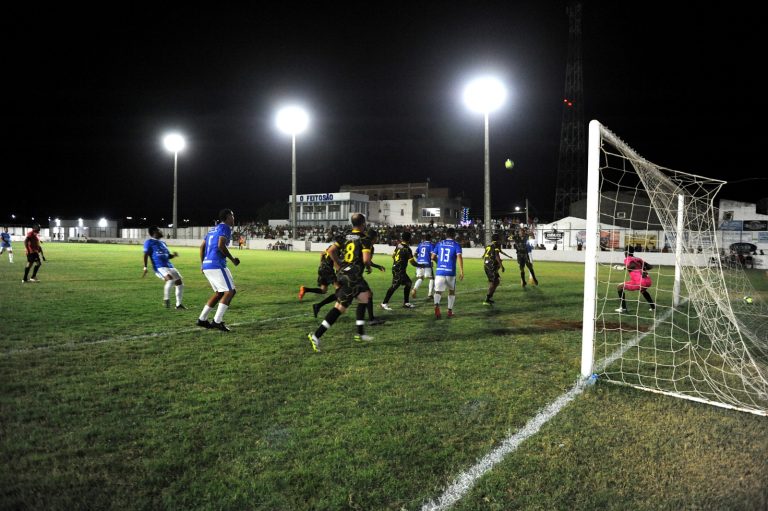 Seis jogos definem classificados para as quartas de final da Copa Dr. Chico de futebol amador em Monteiro