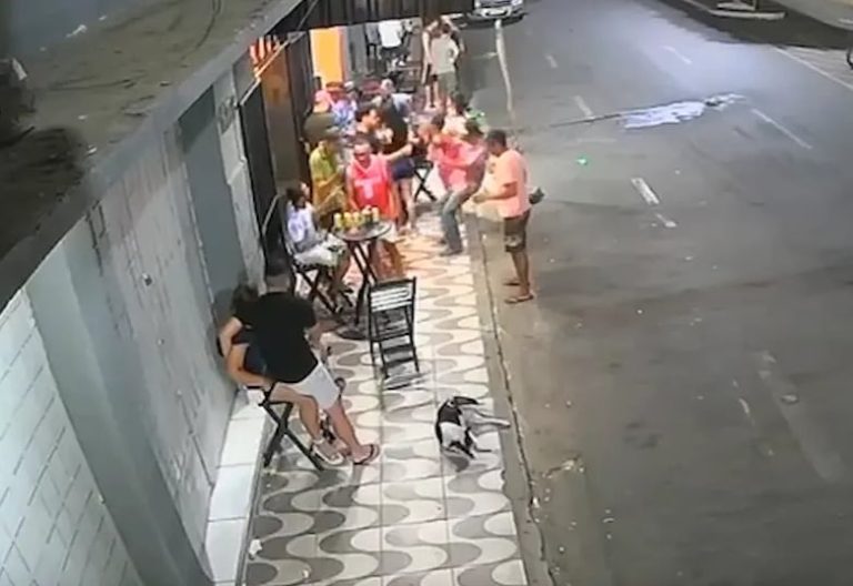 Após quase 15 dias internado, morre homem que caiu após levar empurrão em bar no Sertão