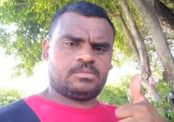 Coveiro é morto a tiros dentro de casa no Distrito Mecânico, em João Pessoa