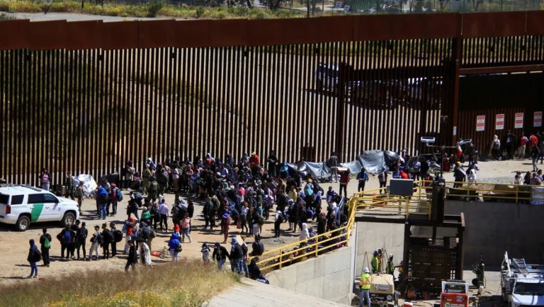 EUA suspendem todos os pedidos de imigração de 19 países