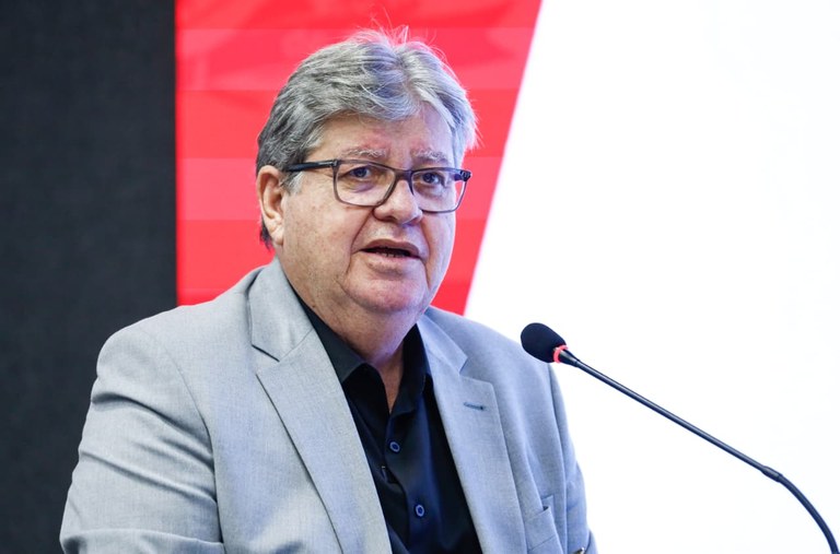 João diz que encontro com Cícero foi administrativo, reafirma rompimento e defende Lucas como sucessor