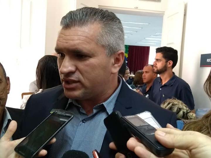 Julian Lemos avalia que pré-candidatura de Flávio Bolsonaro à Presidência ‘não dura 60 dias’