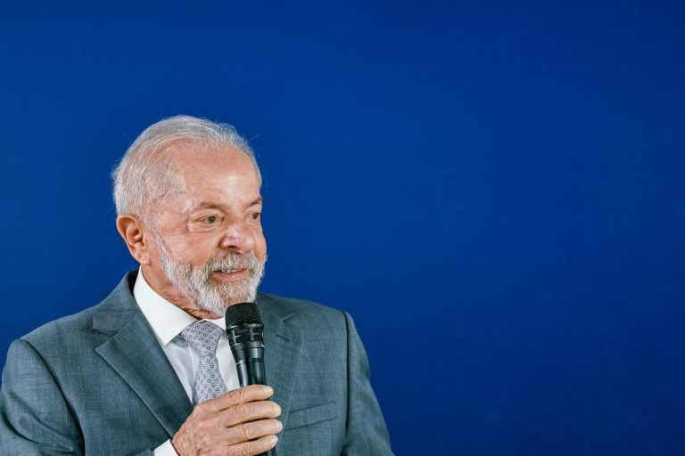 Semana do governo Lula teve vitória econômica e atritos na articulação