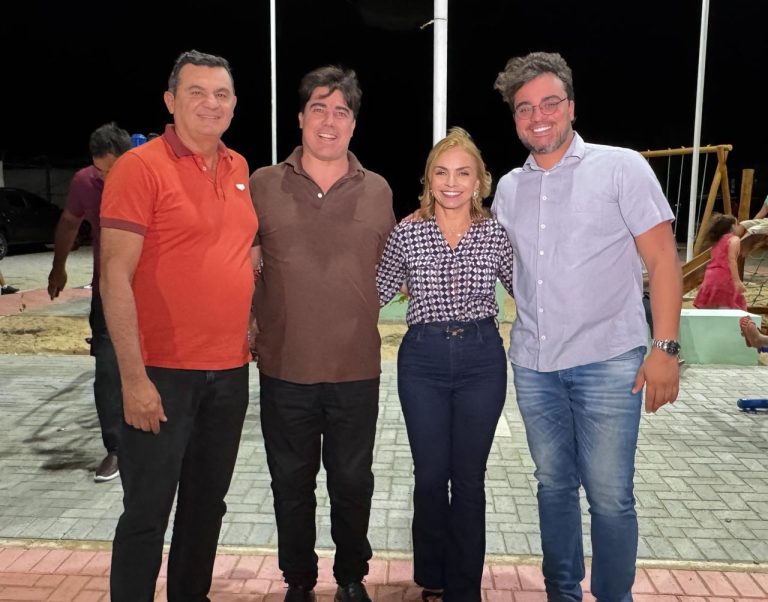 Prefeita de Queimadas destaca parceria com João Paulo Segundo durante entrega de obra no Velez