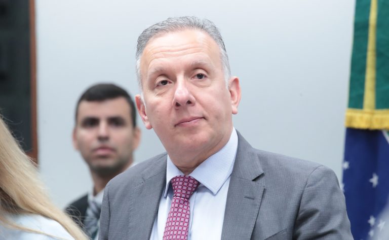 Aguinaldo Ribeiro garante que Jhony Bezerra segue na base governista mesmo após saída do PSB