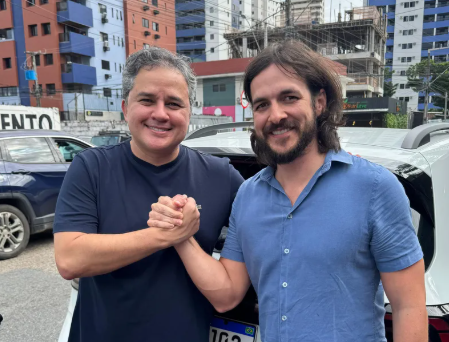 Efraim Filho revela manutenção do diálogo mesmo após Pedro Cunha Lima sinalizar apoio a Cícero Lucena