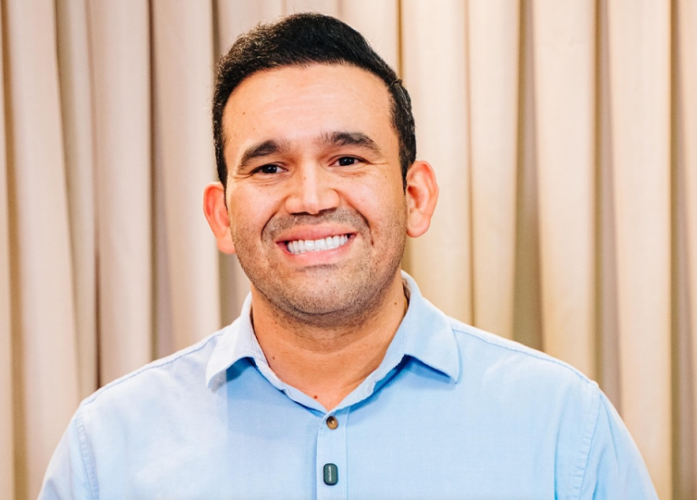 Jhony Bezerra confirma desfiliação do PSB através de publicação nas redes sociais