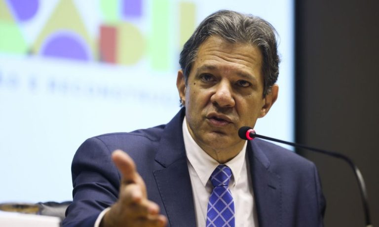 Haddad diz que deve deixar o Ministério da Fazenda neste mês