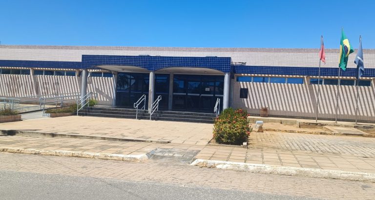 INSS paralisa serviços para atualização de sistema e deixa milhares sem atendimento