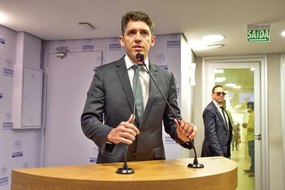 Tovar projeta debandada do PSDB e confirma apoio a Veneziano e Nabor Wanderley