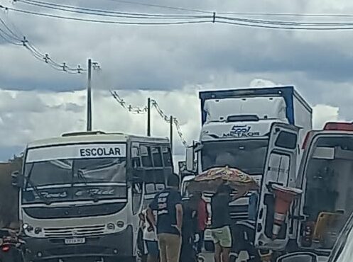 Acidente de moto deixa mulher ferida próximo à Maçonaria, em Monteiro