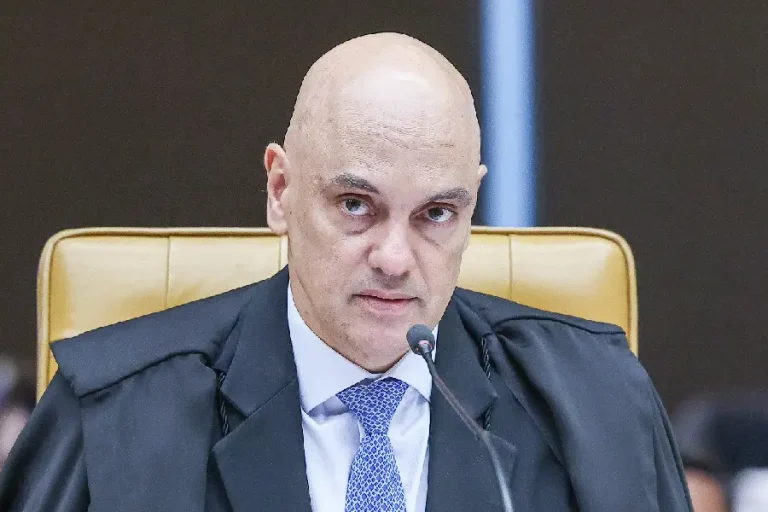 Moraes barra ação de conselho de medicina sobre atendimento a Bolsonaro
