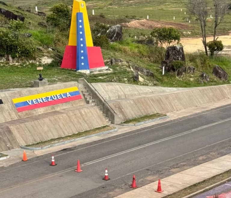 Fronteira do Brasil com a Venezuela é fechada após ataque dos EUA
