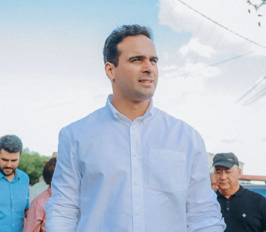 Lucas Ribeiro diz que mantém diálogo com Jhony Bezerra e defende permanência na base