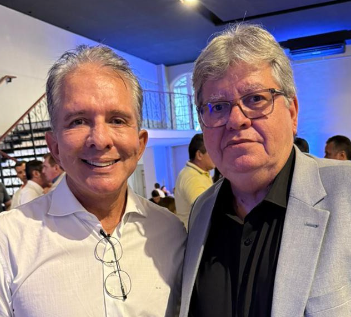 João Azevêdo dá prioridade à gestão e reduz presença em agendas no interior da Paraíba; aliado vê tática como estratégia