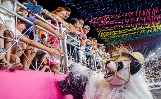 Carnaval Tradição 2026 abre desfiles neste sábado; veja mudanças no trânsito e nos ônibus