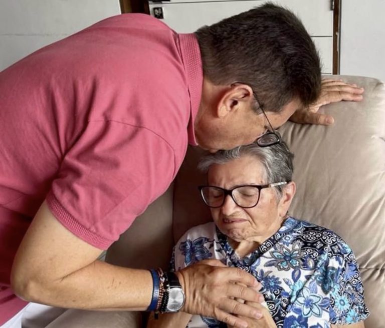 Morre Elizabeth Galdino, mãe de Adriano e Murilo Galdino, em Campina Grande