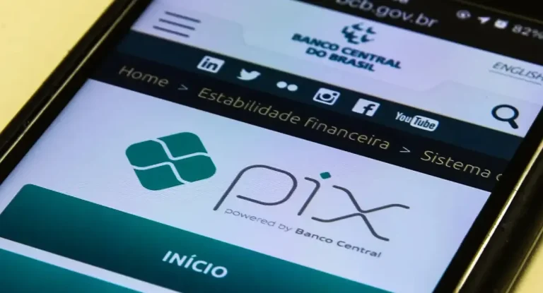 Novas regras do Pix: bancos devem rastrear dinheiro de golpes; entenda