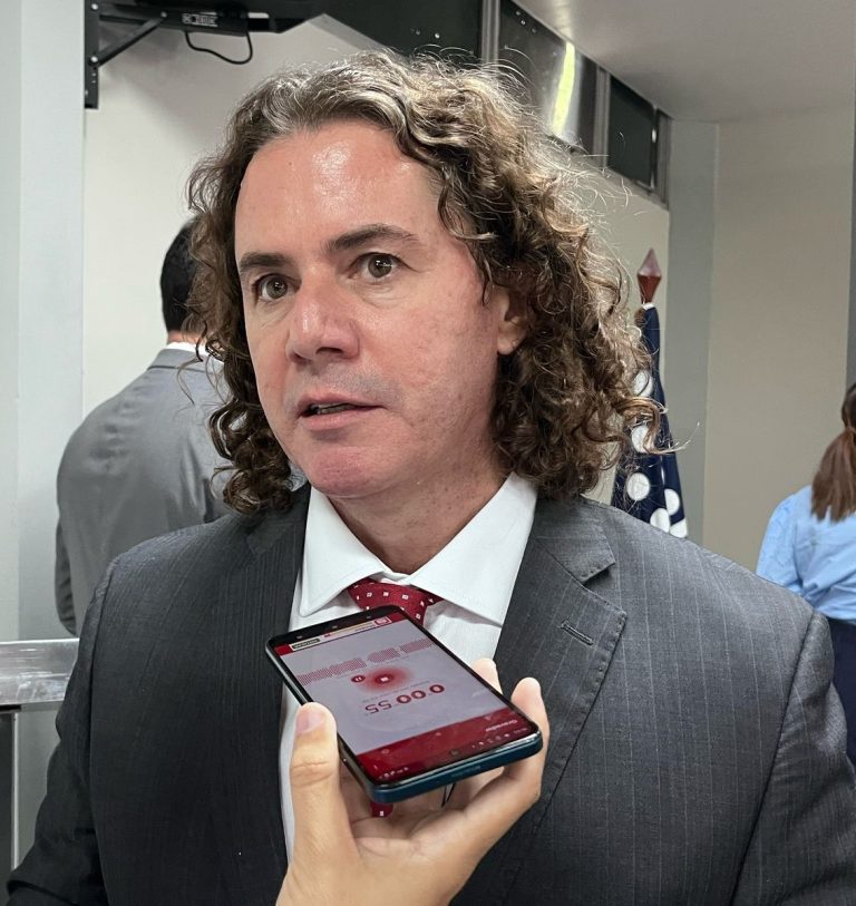 Veneziano rompe o silêncio, rebate acusações de Daniella Ribeiro e diz que acionou o jurídico