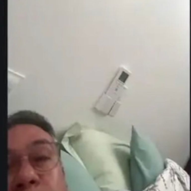 ‘Descuido’: marido de deputada surge deitado em cama durante sessão remota da ALPB