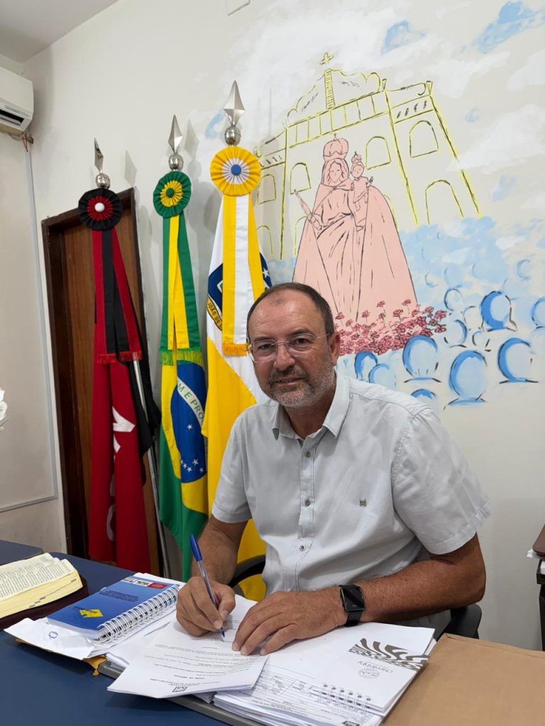 Prefeito Chico de Eulina autoriza construção de garagem para frota municipal em São João do Cariri