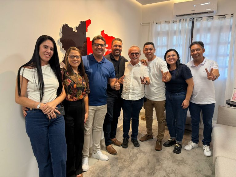 Entusiasmado com pré-candidatura de Cícero, Fábio Ramalho fecha apoio do grupo de oposição de Cubati