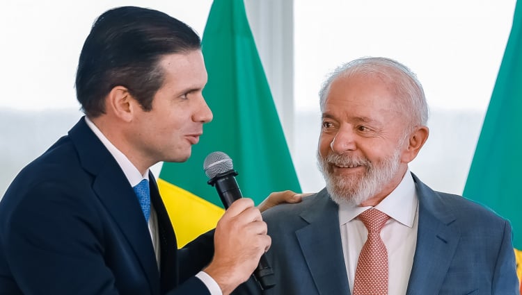 Mídia nacional destaca aproximação de Hugo com Lula e reflexos na PB; Motta teria até ganhado apelido afetuoso dos petistas