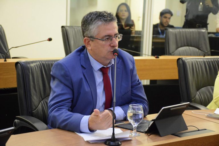 Dr. Romualdo propõe redução de impostos para o setor de costura do Cariri