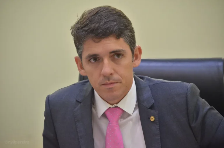 Tovar Correia Lima confirma ida para o MDB e cita “matemática política” para decisão